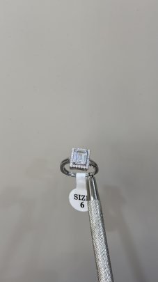 Elegant silver ring